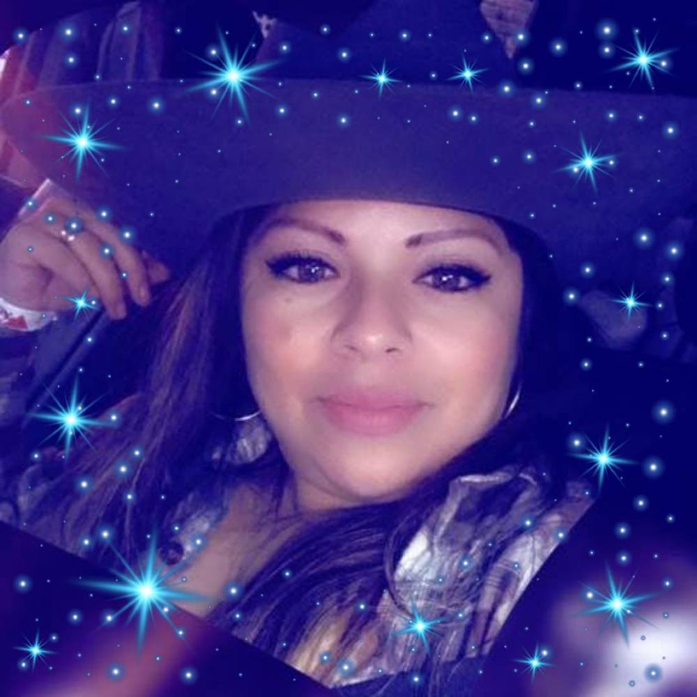 Meet your Posher, Mayra